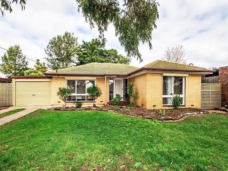 18 Ayre Street, Morphett Vale SA 5162