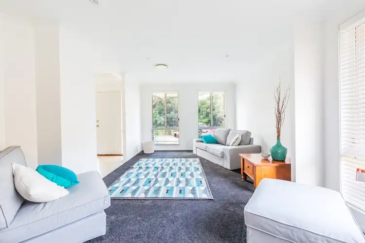 6 Tooloom Close, Woongarrah NSW 2259