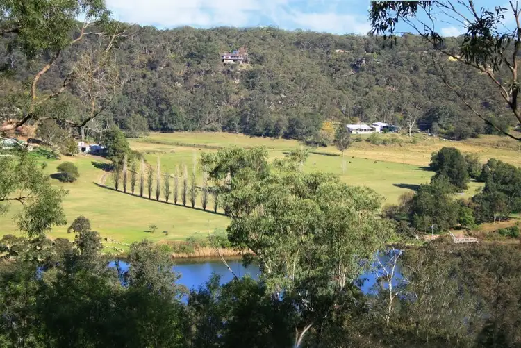232 Laws Farm Road, Cumberland Reach NSW 2756