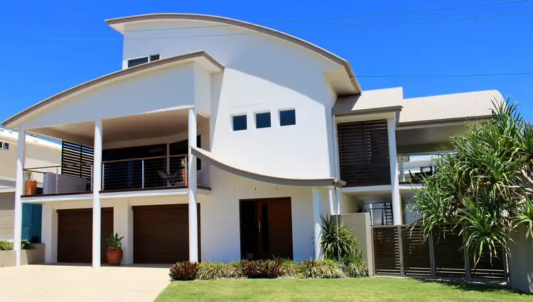 2 Signal St, Emerald Beach NSW 2456