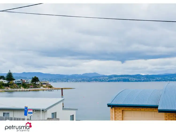 37 Spitfarm Road, Opossum Bay TAS 7023