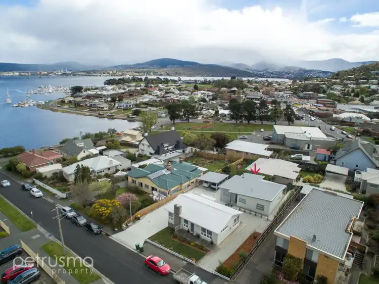 Main view of Homely unit listing, 2/8 Milford Street, Lindisfarne TAS 7015