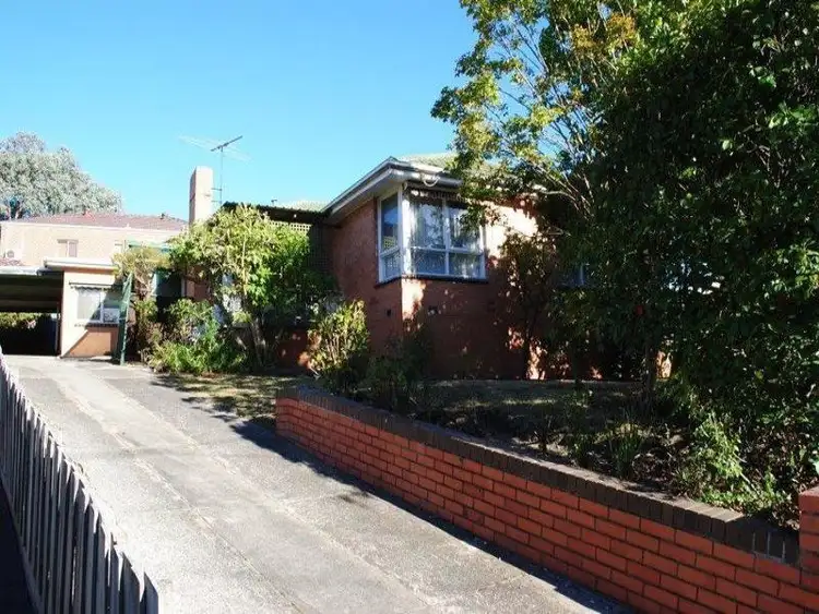 2 Benwerrin Drive, Burwood East VIC 3151