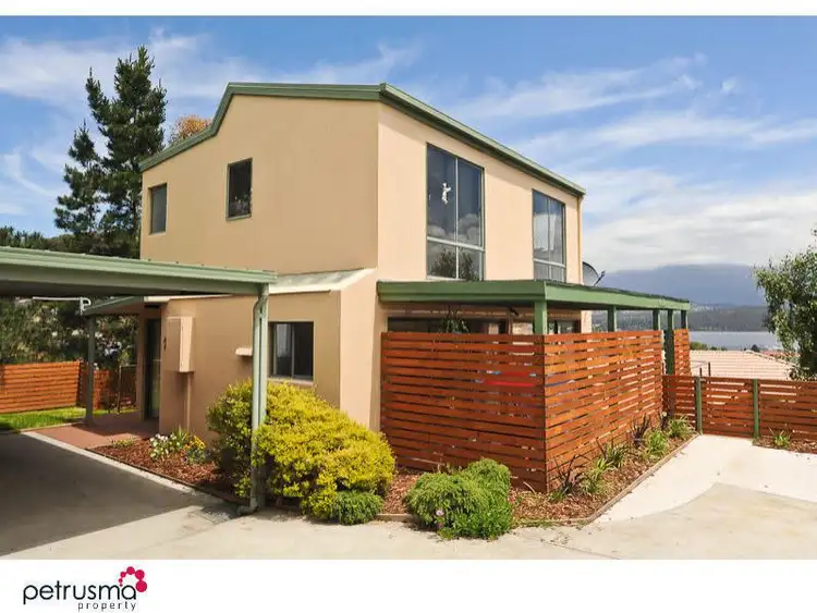 2/1 Owen Court, Lindisfarne TAS 7015