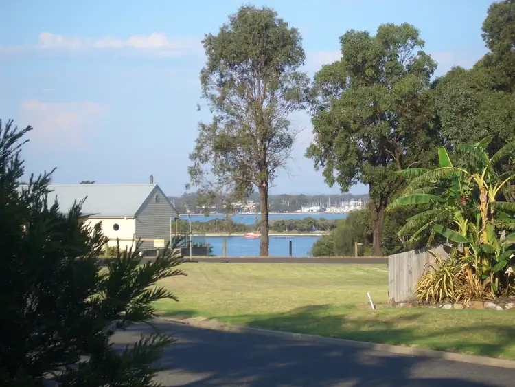17 Shoreward Avenue, Newlands Arm VIC 3875
