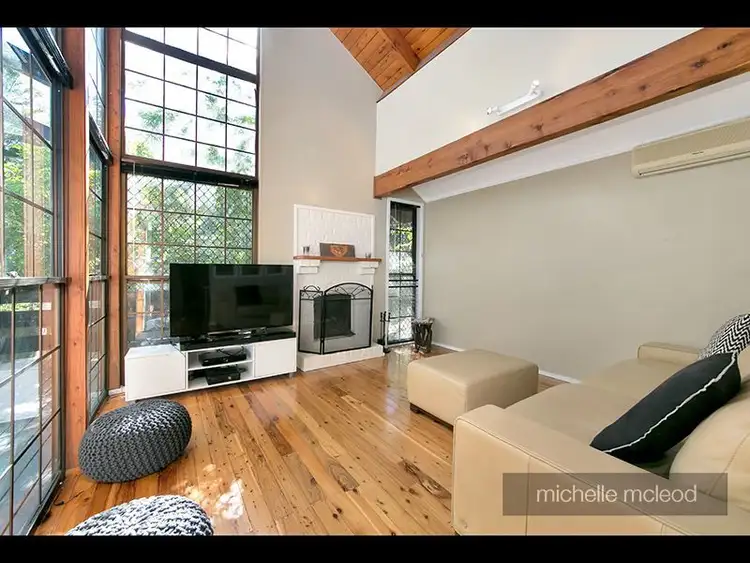 Third view of Homely house listing, 8 Jocelyn Court, Chapel Hill QLD 4069