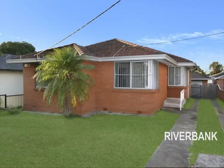 7 Woodstock St, Guildford NSW 2161