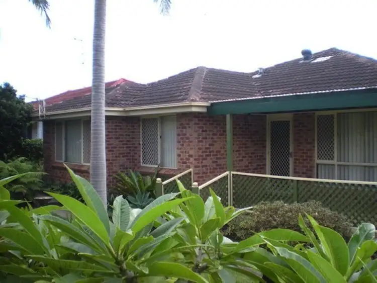2 Darly Avenue, Kanahooka NSW 2530