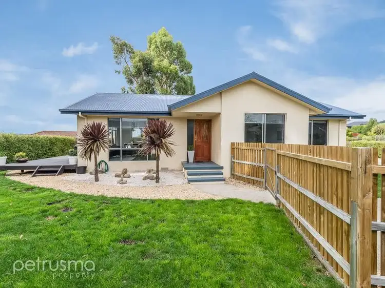 2/12 Wyburton Place, Margate TAS 7054