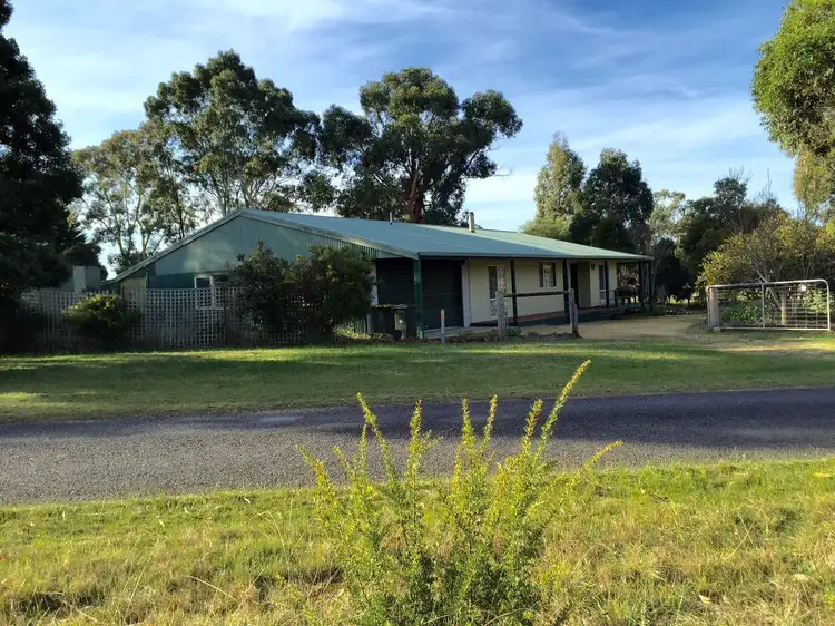 Second view of Homely house listing, 3 Gale Court, Scarsdale VIC 3351