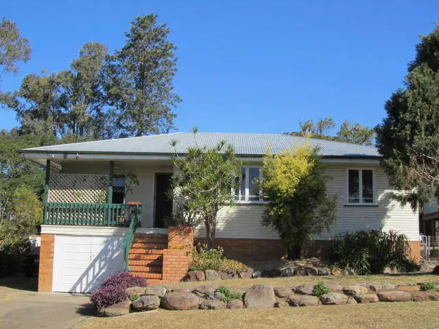 27 Robertson Road, Eastern Heights QLD 4305