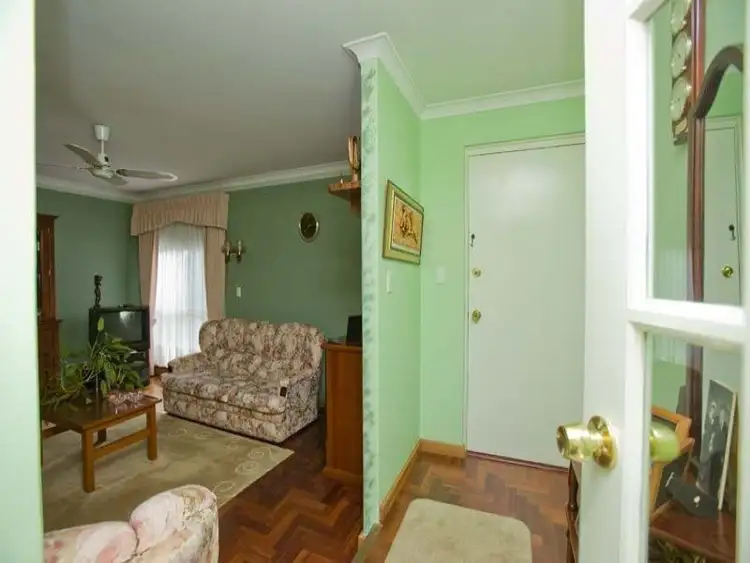 Seventh view of Homely house listing, 16 Inverness Circle, Camillo WA 6111