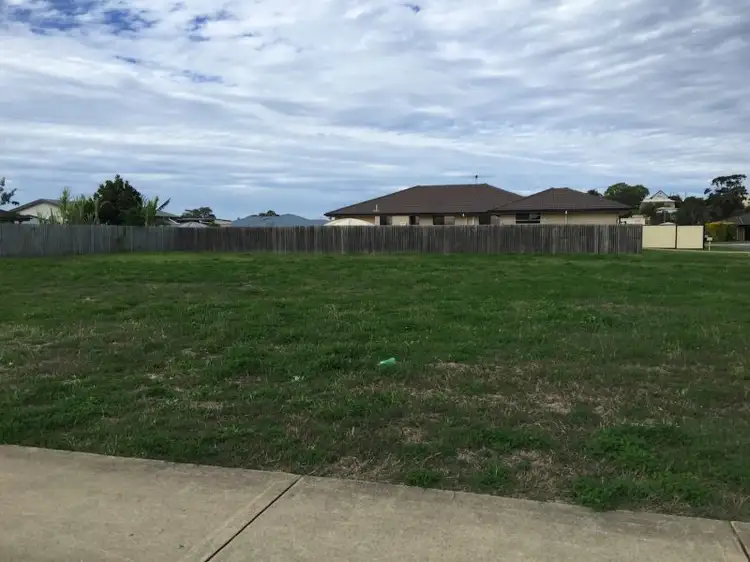 12 Varley Street, Lowood QLD 4311