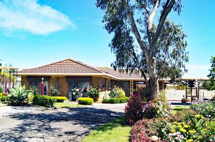 6 FERNDALE COURT, Lang Lang VIC 3984