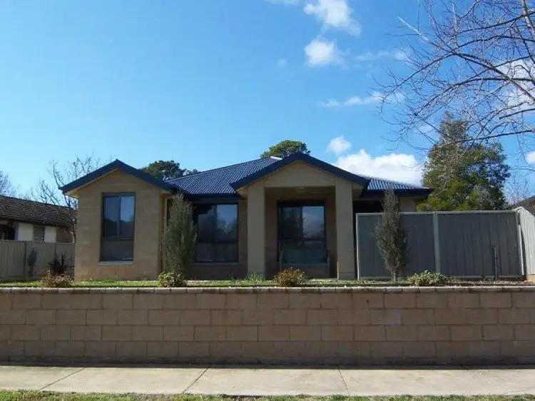 Main view of Homely townhouse listing, 1/18 Thompson Street, Bright VIC 3741