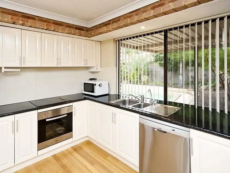 5 Wood Place, Thornlie WA 6108