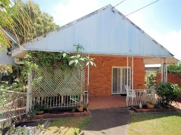 10 Lugg Street, Bardon QLD 4065