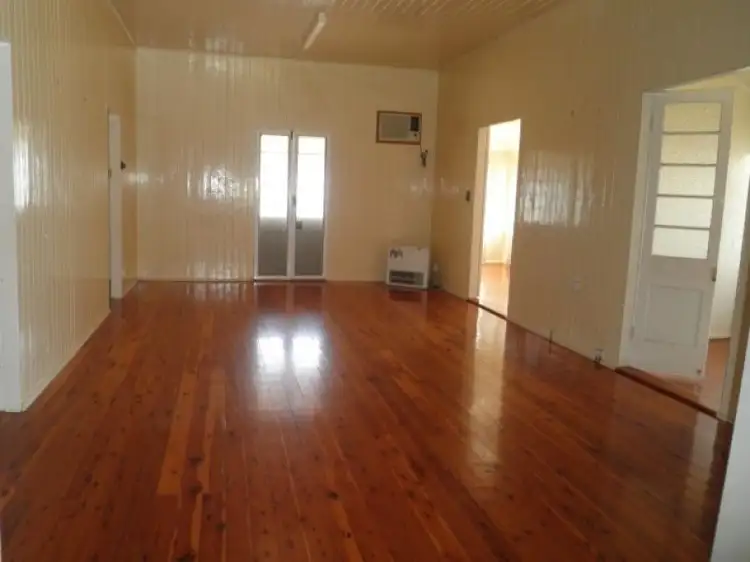 44 Bowen Street, Roma QLD 4455