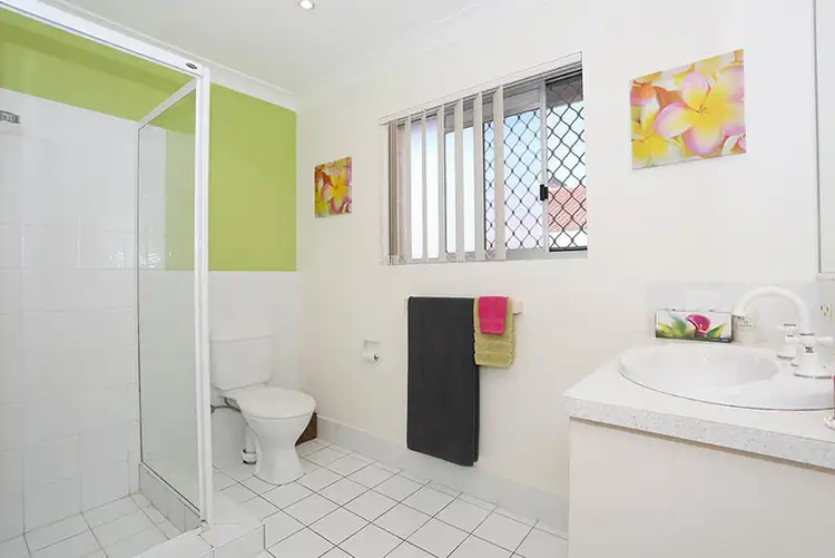 Sixth view of Homely unit listing, 2/26 Bruce Ave, Paradise Point QLD 4216