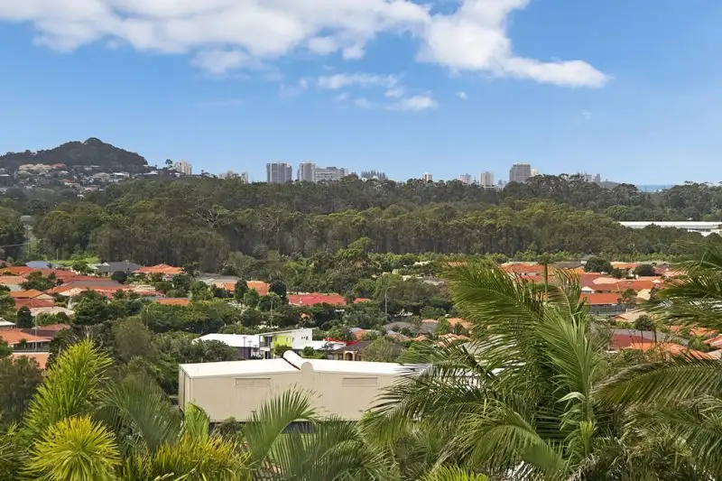 Main view of Homely semi-detached listing, 2/10 Satinash Tce, Banora Point NSW 2486