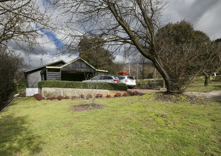 1 Cuthbert Street, Tawonga VIC 3697