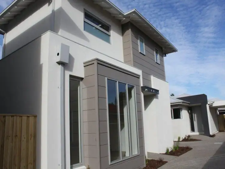 2/152 Blyth Street, Altona VIC 3018