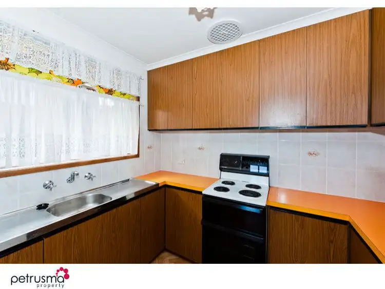 Sixth view of Homely villa listing, 4 / 68 Allumba Street, Howrah TAS 7018