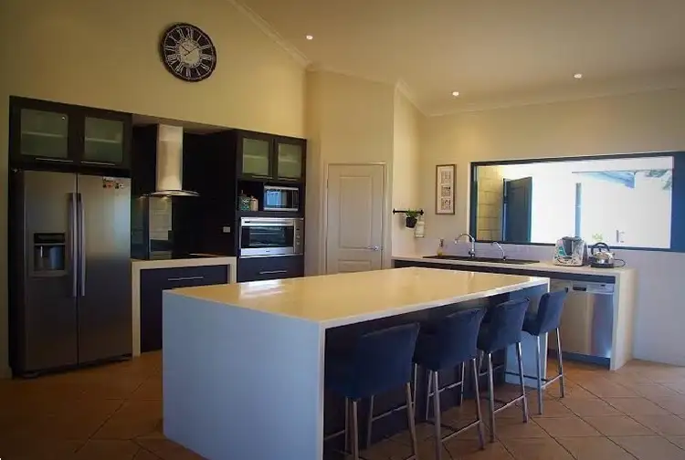 16 Eakins Crescent, Wandina WA 6530