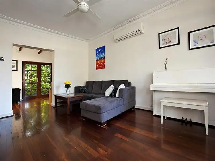7 Delphine Avenue, Dianella WA 6059