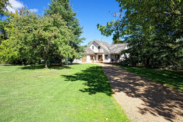 6878 Great Alpine Road, Porepunkah VIC 3740