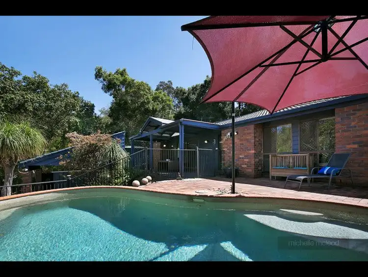 23 Burrumbuck Street, Chapel Hill QLD 4069
