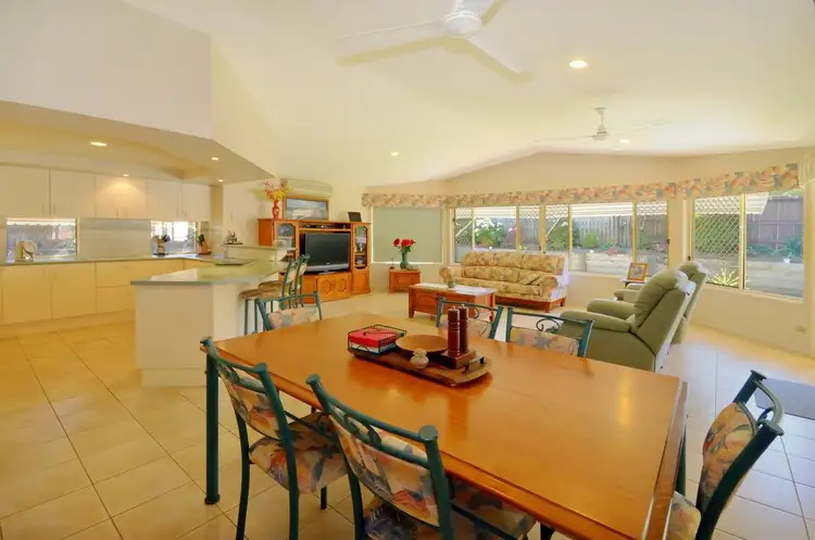 8 Oakland Drive, Tewantin QLD 4565