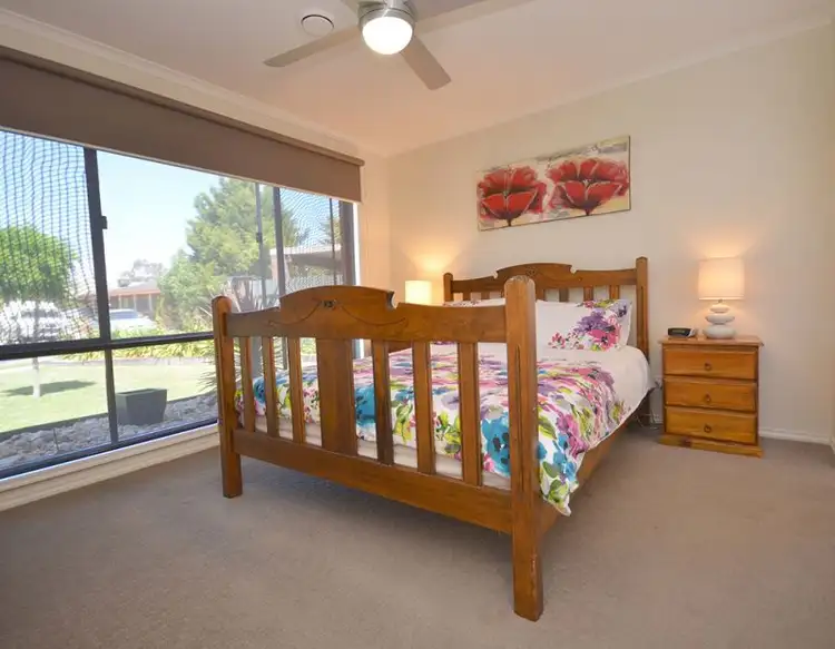 Fifth view of Homely house listing, 4 Flintoff Close, Horsham VIC 3400