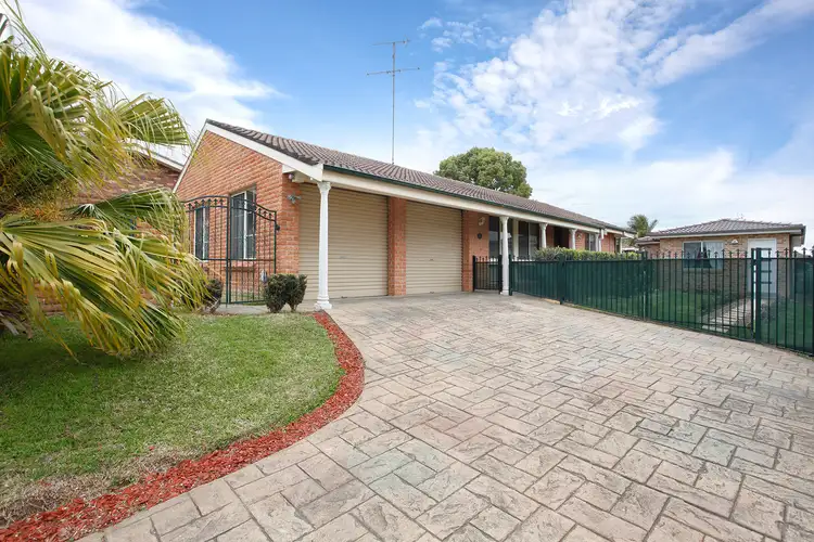42 Lockheed Circuit, St Clair NSW 2759