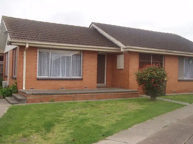 10 Charles Road, Altona VIC 3018