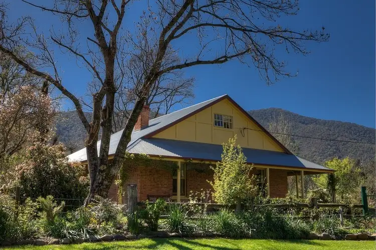 21 Old Harrietville Road, Bright VIC 3741