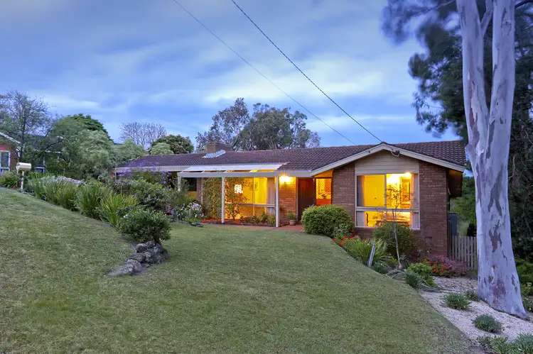 19 Shoubra Drive, Highton VIC 3216
