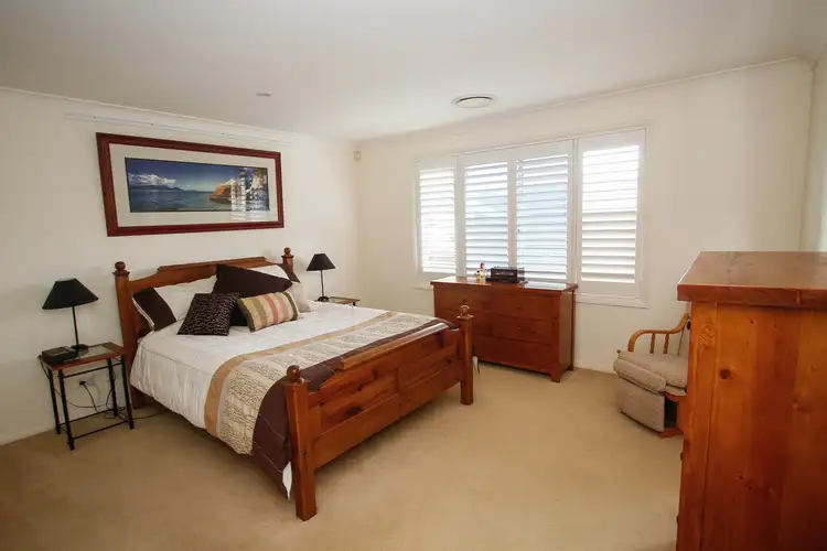 42 Scarborough Place, Bateau Bay NSW 2261