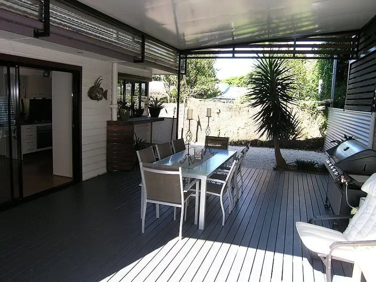 55 Griffith Street, Sandgate QLD 4017