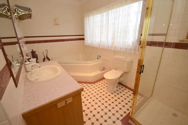 Sixth view of Homely house listing, 2 Ashwin Close, Horsham VIC 3400