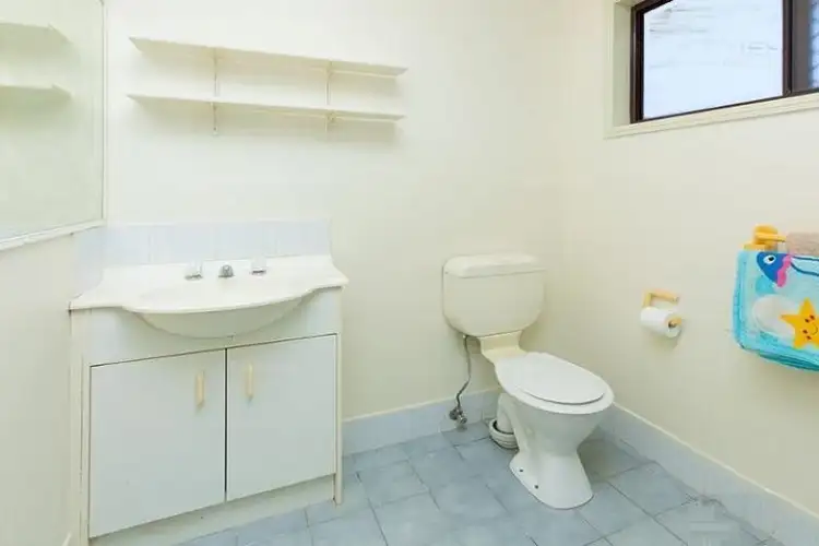 Seventh view of Homely house listing, 2 Chelsea Court, Heritage Park QLD 4118