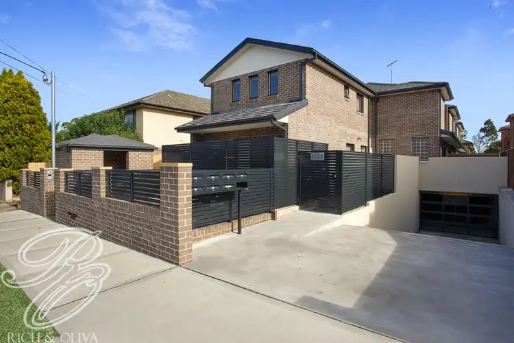 2/27 Dunmore Street, Croydon Park NSW 2133