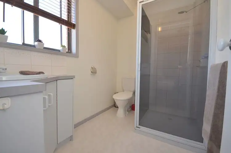 Sixth view of Homely house listing, 4 Flintoff Close, Horsham VIC 3400