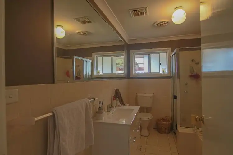 Seventh view of Homely house listing, 5 Yurinigh Place, Orange NSW 2800