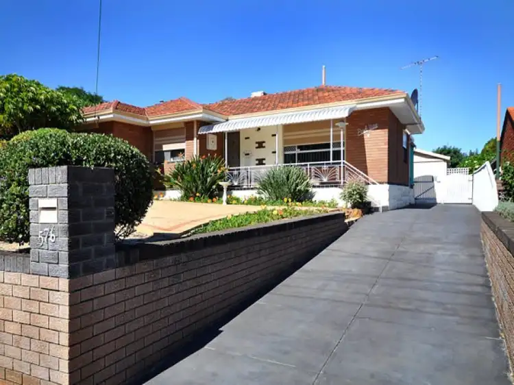 576 Beach Road, Hamersley WA 6022