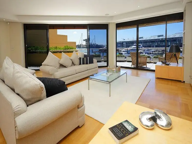 Main view of Homely apartment listing, 33/10 Lincoln Crescent, Woolloomooloo NSW 2011