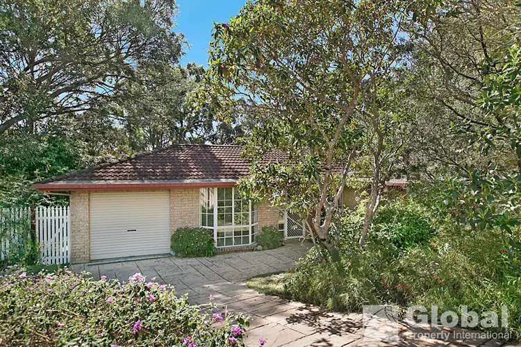 8 Curlew Close, Mount Hutton NSW 2290
