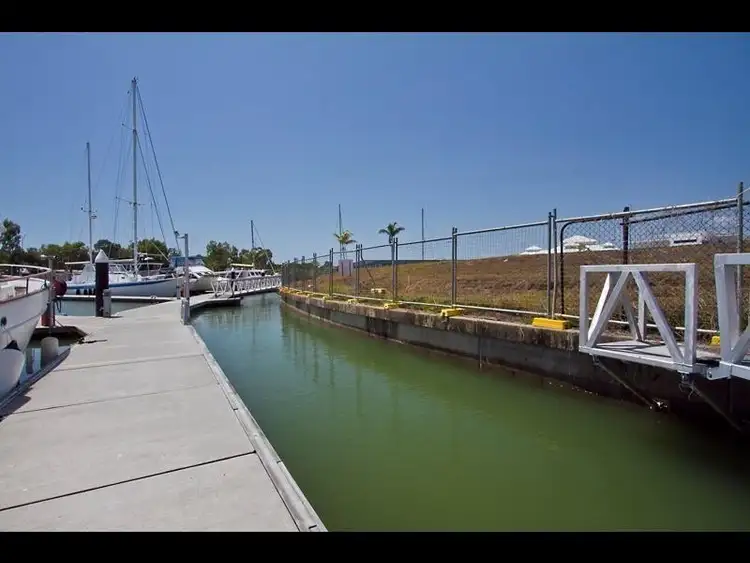 8 Marina Qy, Trinity Park QLD 4879