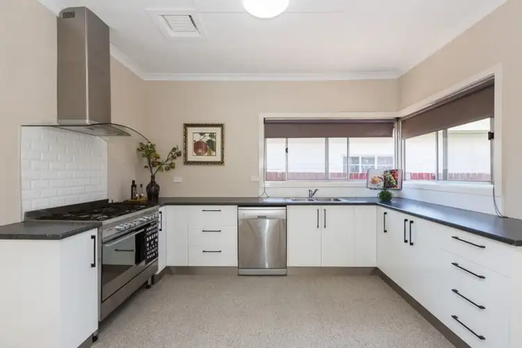 Fifth view of Homely house listing, 10 Tena Avenue, Horsham VIC 3400