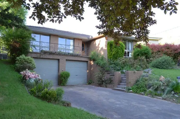 13 Mountbatten Avenue, Bright VIC 3741